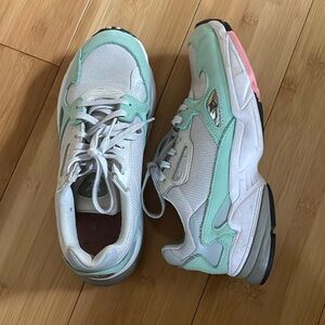 Adidas retro sneakers